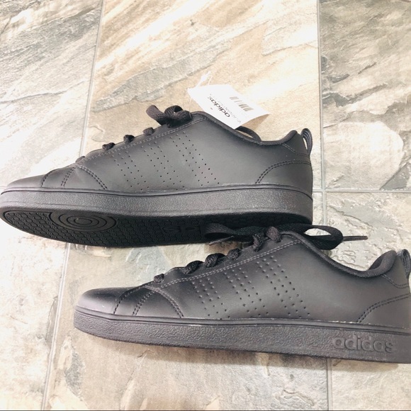 SOLD Adidas Black shoes - Picture 4 of 5